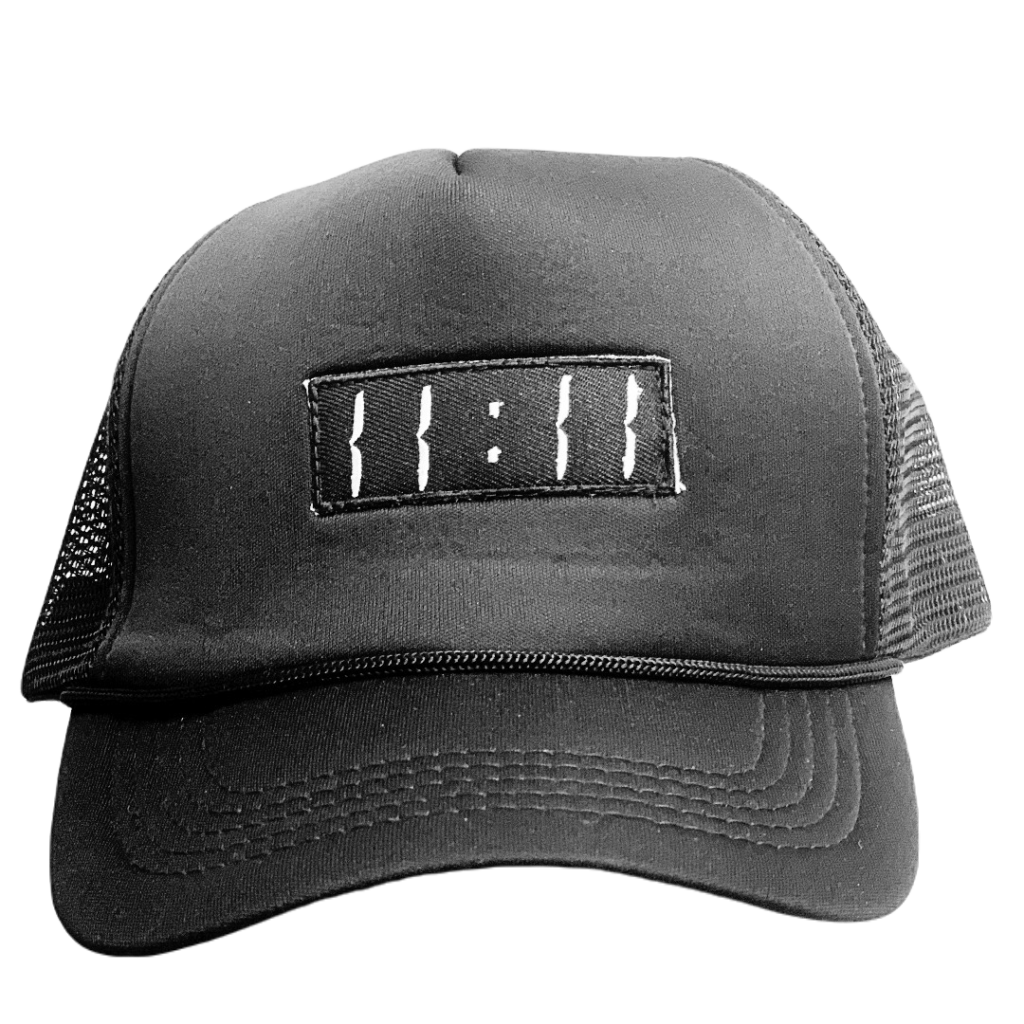 11-11-trucker-hat-lionsinthezoo